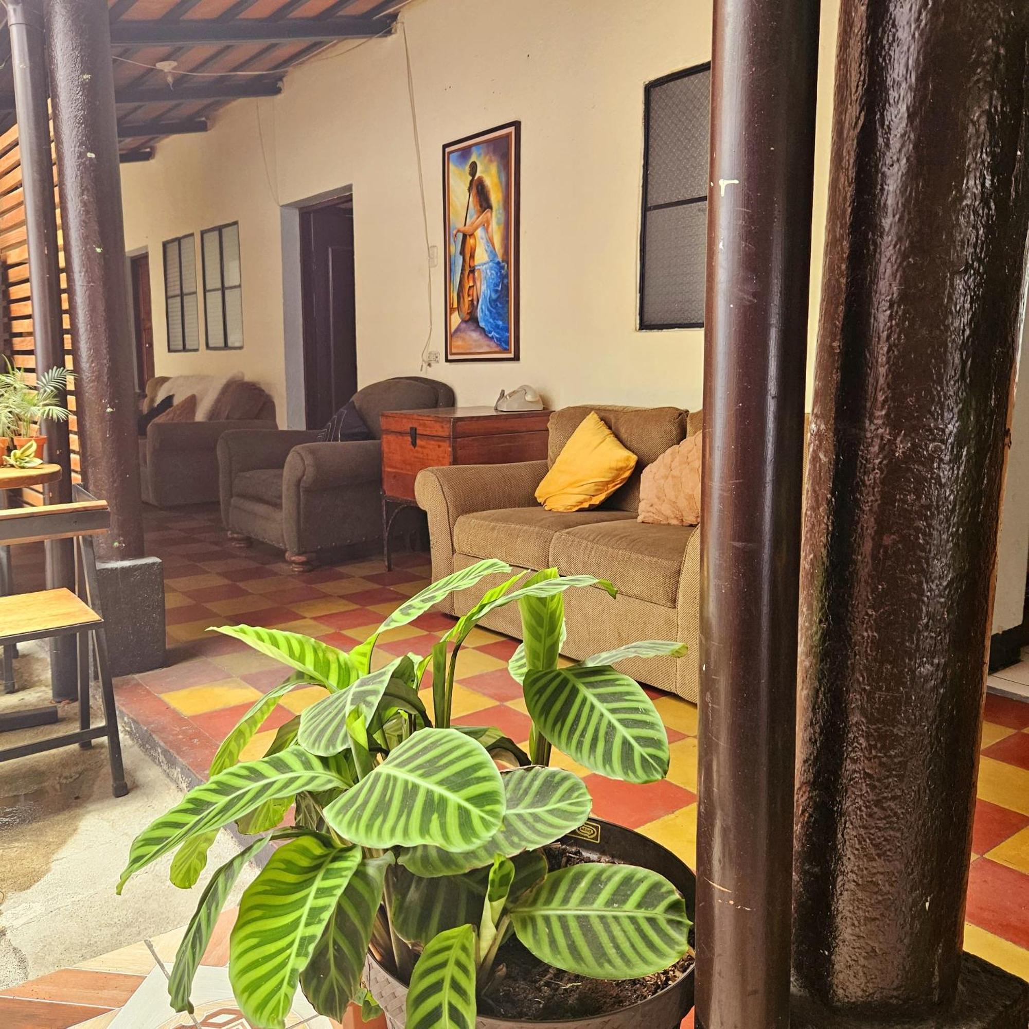 Cermeno'S House Hotel Antigua Екстериор снимка