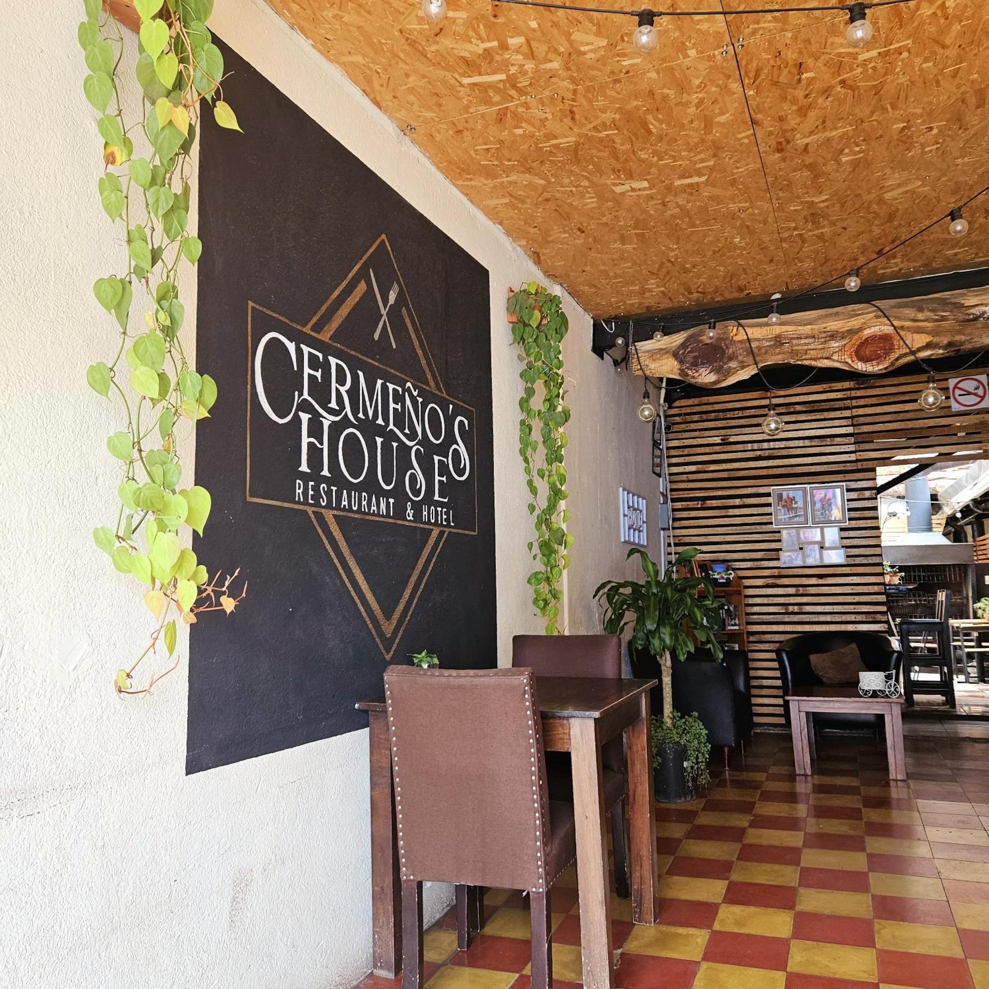 Cermeno'S House Hotel Antigua Екстериор снимка