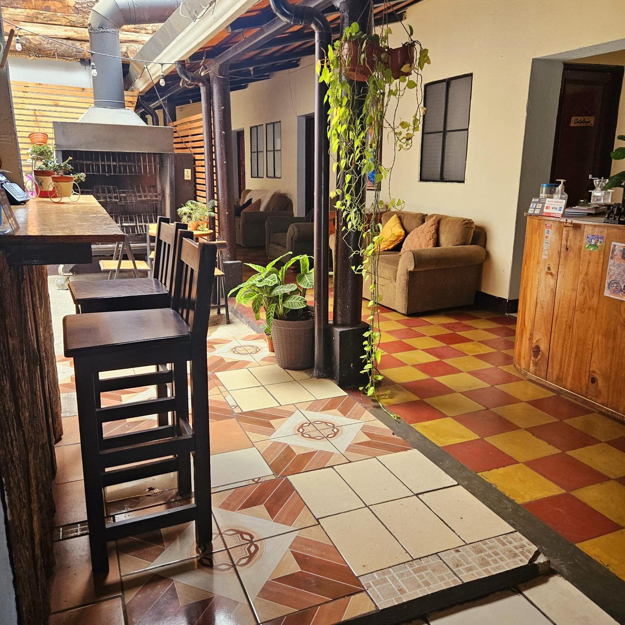 Cermeno'S House Hotel Antigua Екстериор снимка