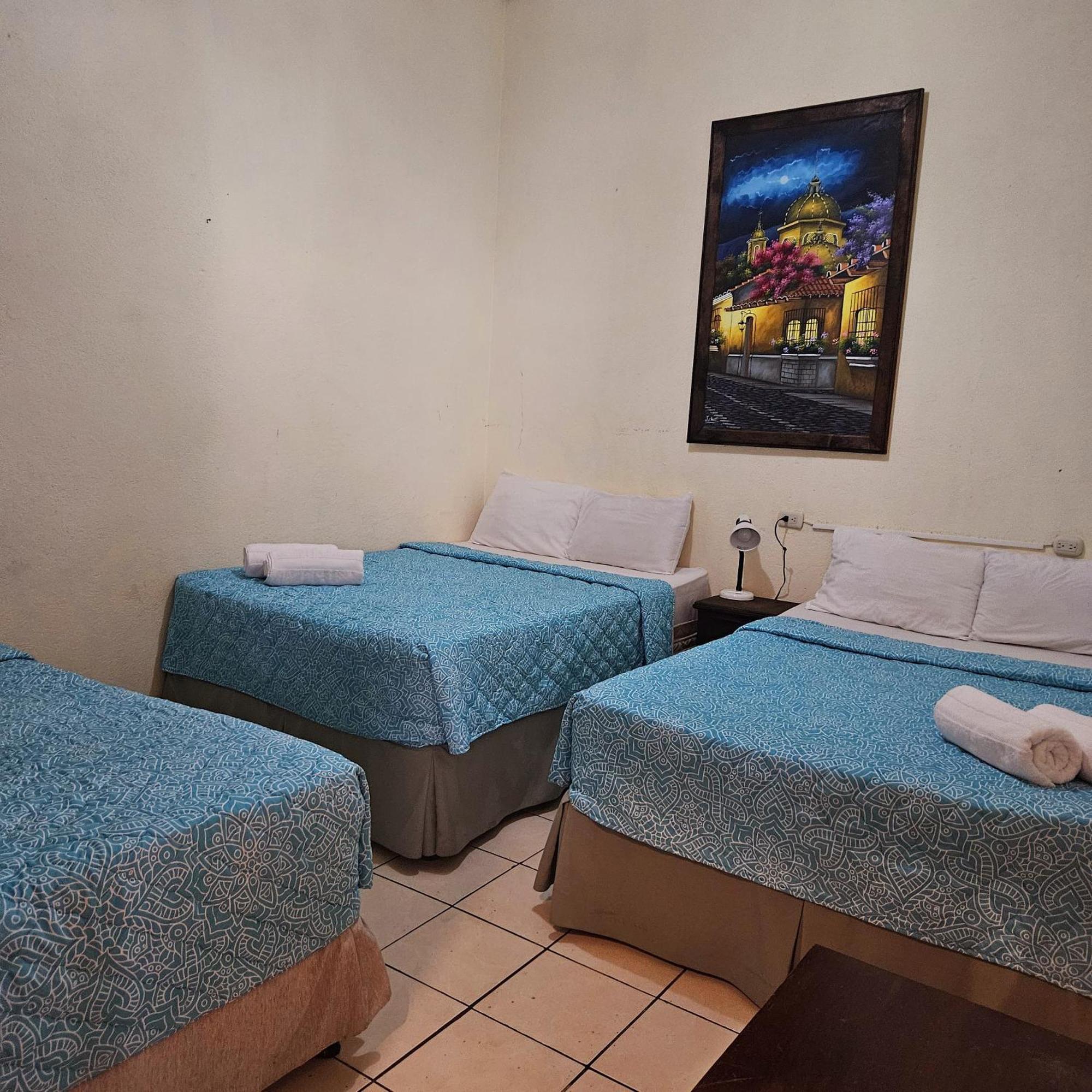 Cermeno'S House Hotel Antigua Екстериор снимка