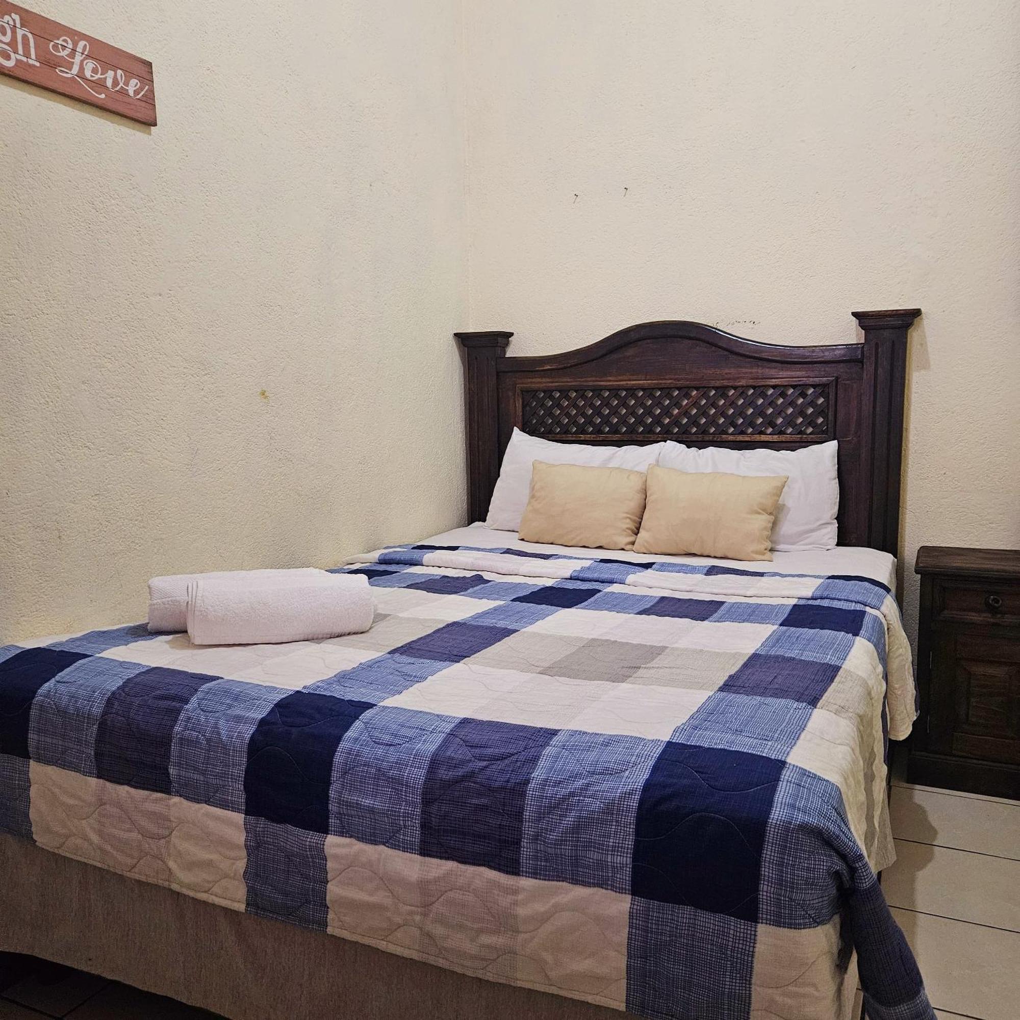 Cermeno'S House Hotel Antigua Екстериор снимка