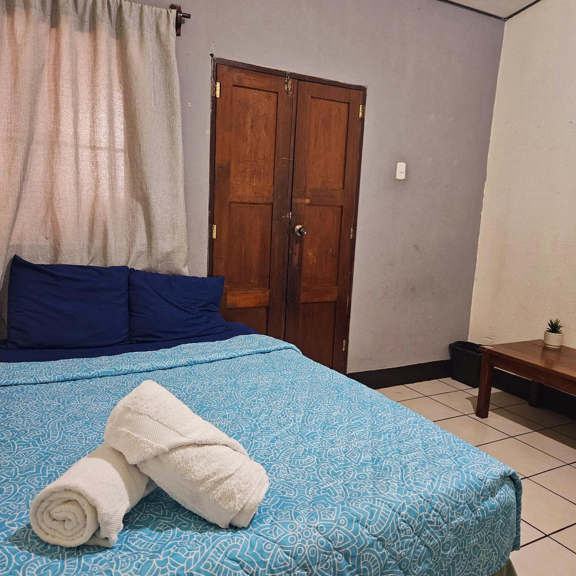 Cermeno'S House Hotel Antigua Екстериор снимка