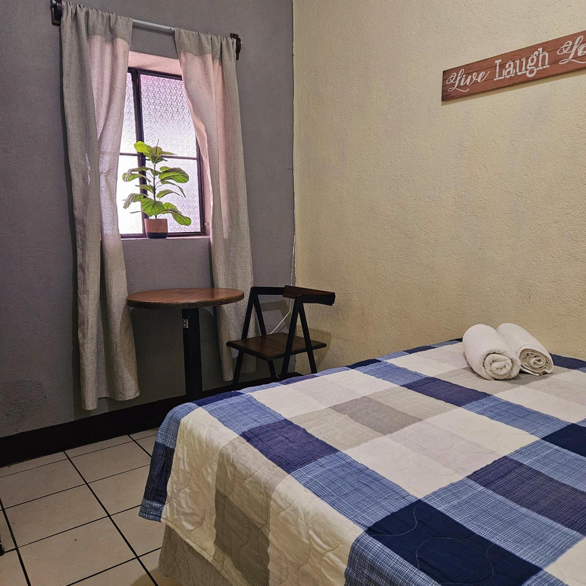 Cermeno'S House Hotel Antigua Екстериор снимка